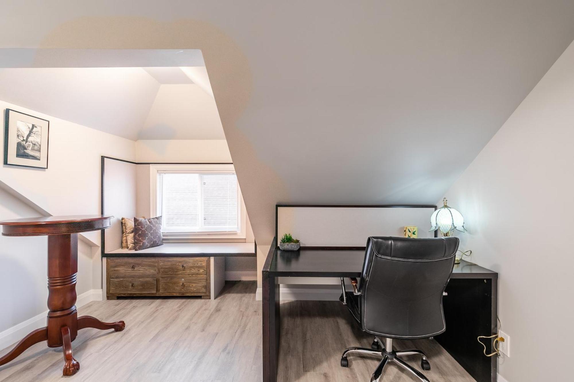 Beautiful Renovated 3 Mins Drive To Fall Villa Niagara Falls